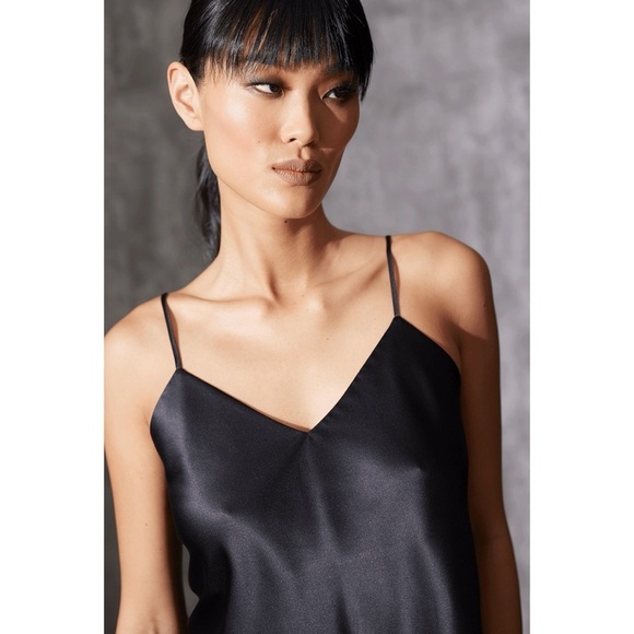 New Natori Glamour V Neck Satin Cami Camisole Tank Top Black Small - Picture 12 of 14